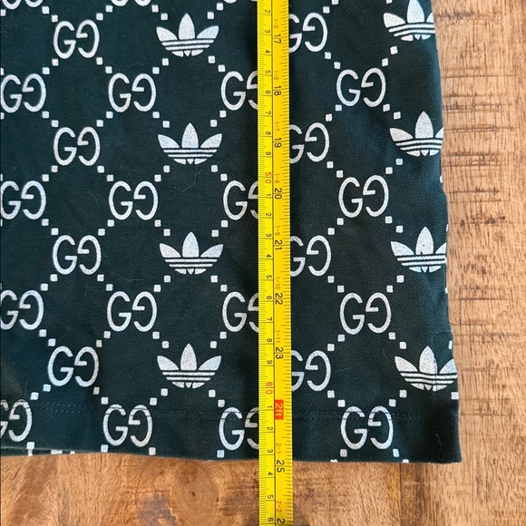 Gucci Men's Polo in Green with White Logo Pattern - Picture 5 of 6